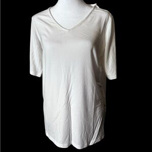 Susan Graver Classic White V-Neck Short Sleeve Top 95 % modal 5% spandex